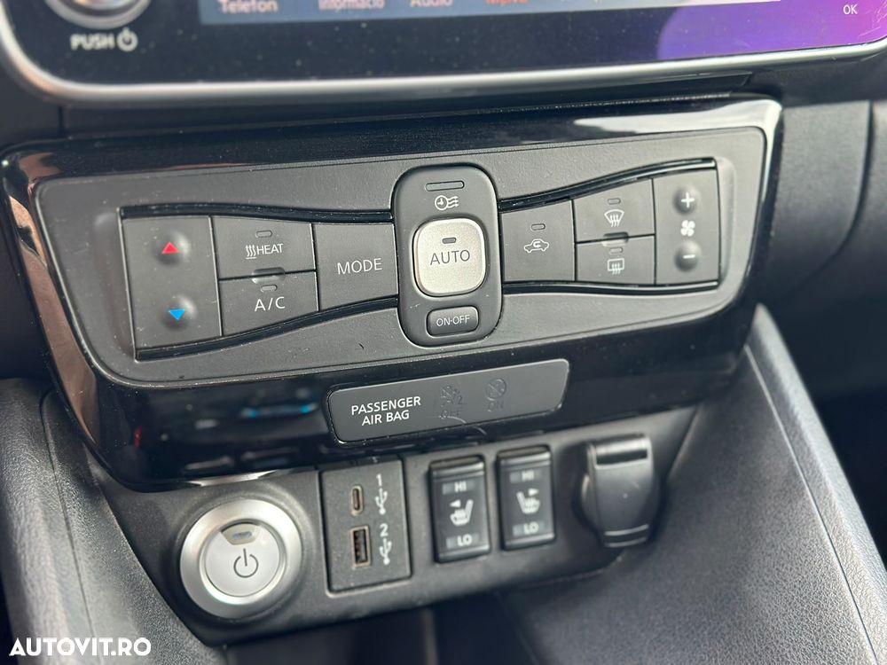 Nissan LEAF 40 kWh - 11