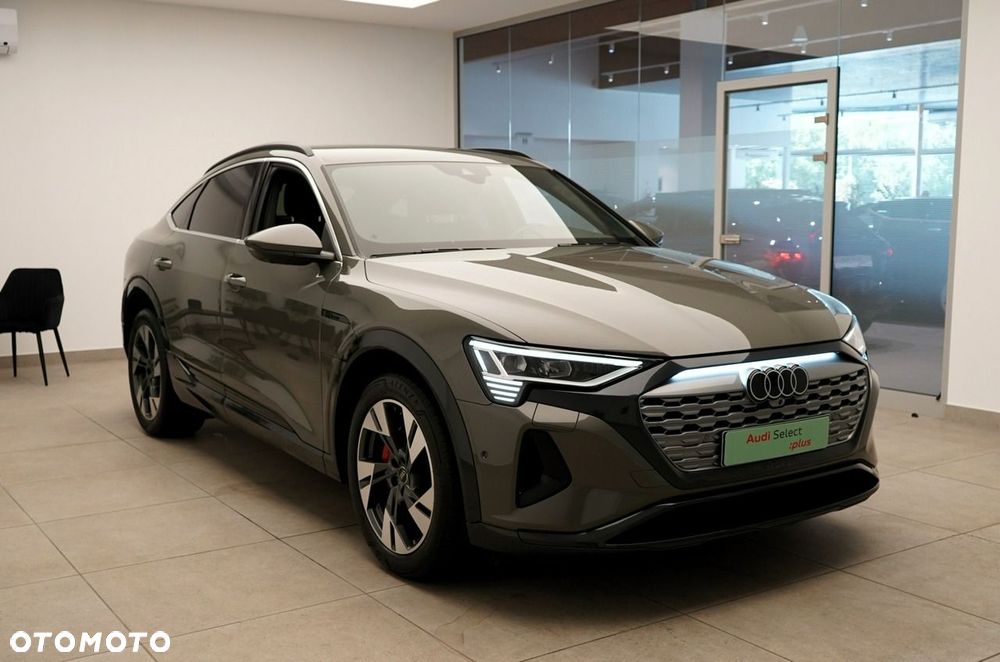 Audi Q8 Sportback e-tron - 4