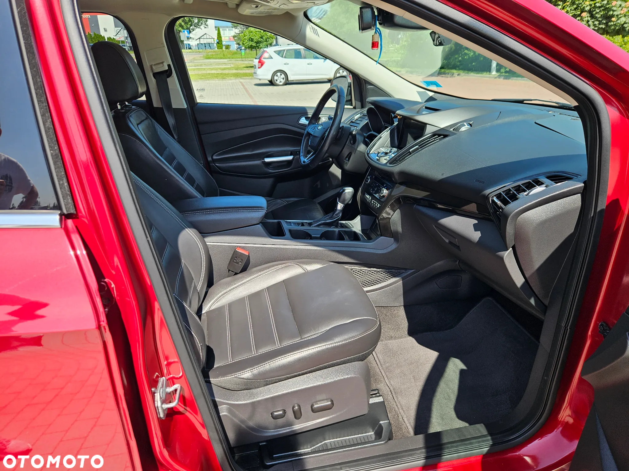 Ford Escape 2.0 EcoBoost AWD Titanium - 12