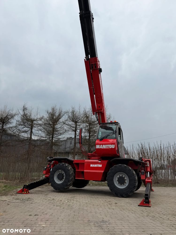 Manitou MRT2150+PRIVILEGE Ładowarka teleskopowa 4x4 ROTO 21metrów. Bez AdBLUE bez DPF. udźwig 5ton jak Nowa z Norwegii 4900mtg. 2015rok. Obrót pełny. Zero luzów wycieków. Zadbana maszyna z Fermy Norweskiej. Silnik 160 Km. AUTEC zdalne sterowanie. Ani deka luzów czy wycieków. Opony jak Nowe. Pełny Oryginał. Niski przebieg. Stabilizatory. Zamki na tłokach. OKAZJA - 13