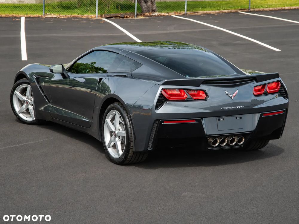 Chevrolet Corvette - 16