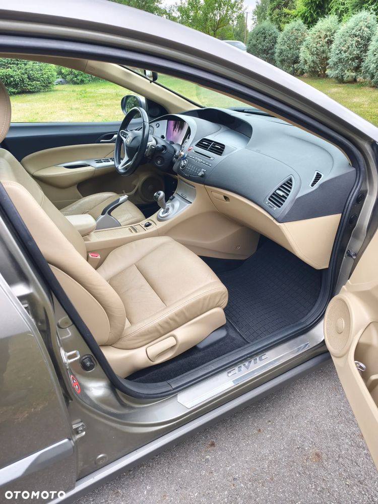 Honda Civic 1.8 Executive - 16