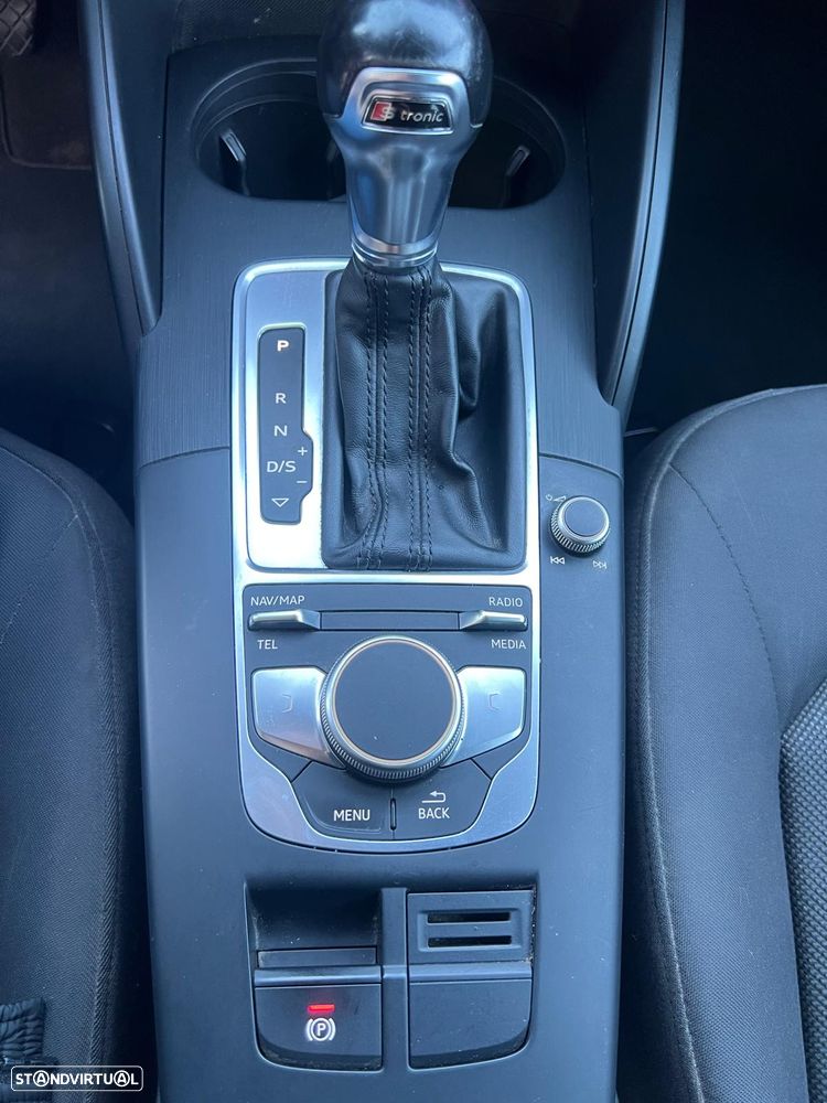 Audi A3 Sportback 1.6 TDI S tronic design - 17