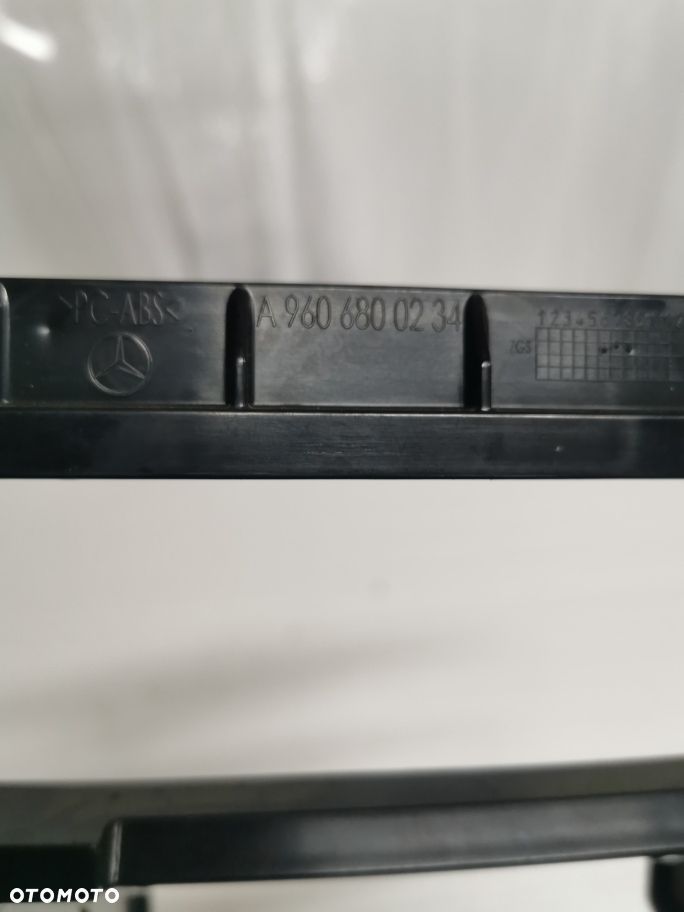Mercedes Actros panel RADIA RAMKA A9606800234 - 2