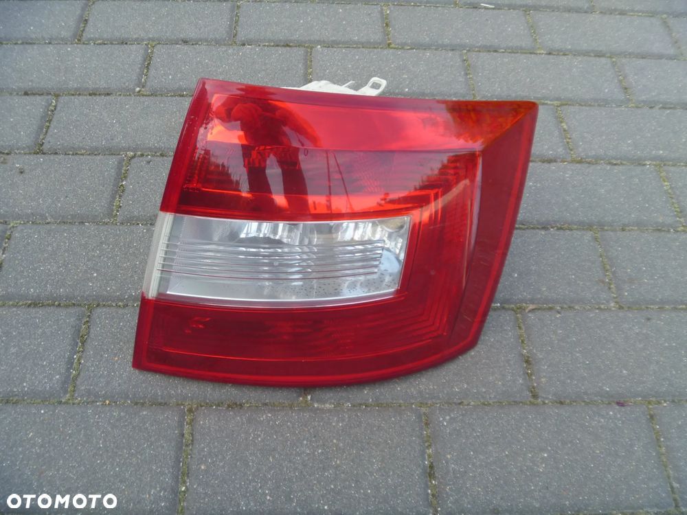 SKODA RAPID SPACEBACK KOMBI 5JJ945096 LAMPA TYLNA PRAWA ORYGINAŁ IGŁA - 1