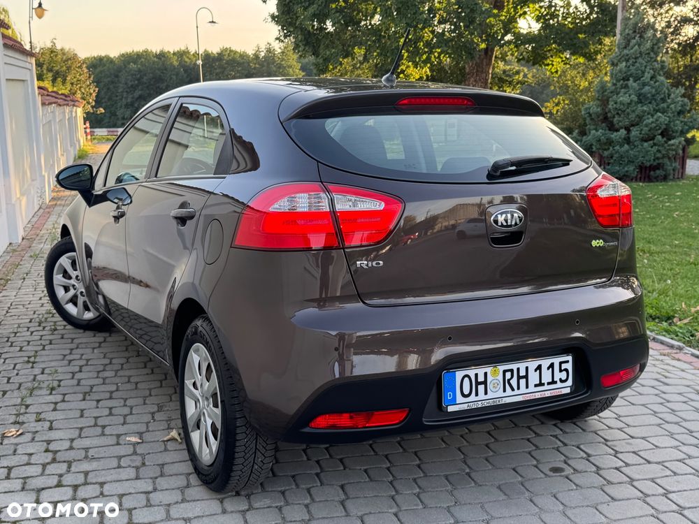 Kia Rio - 8