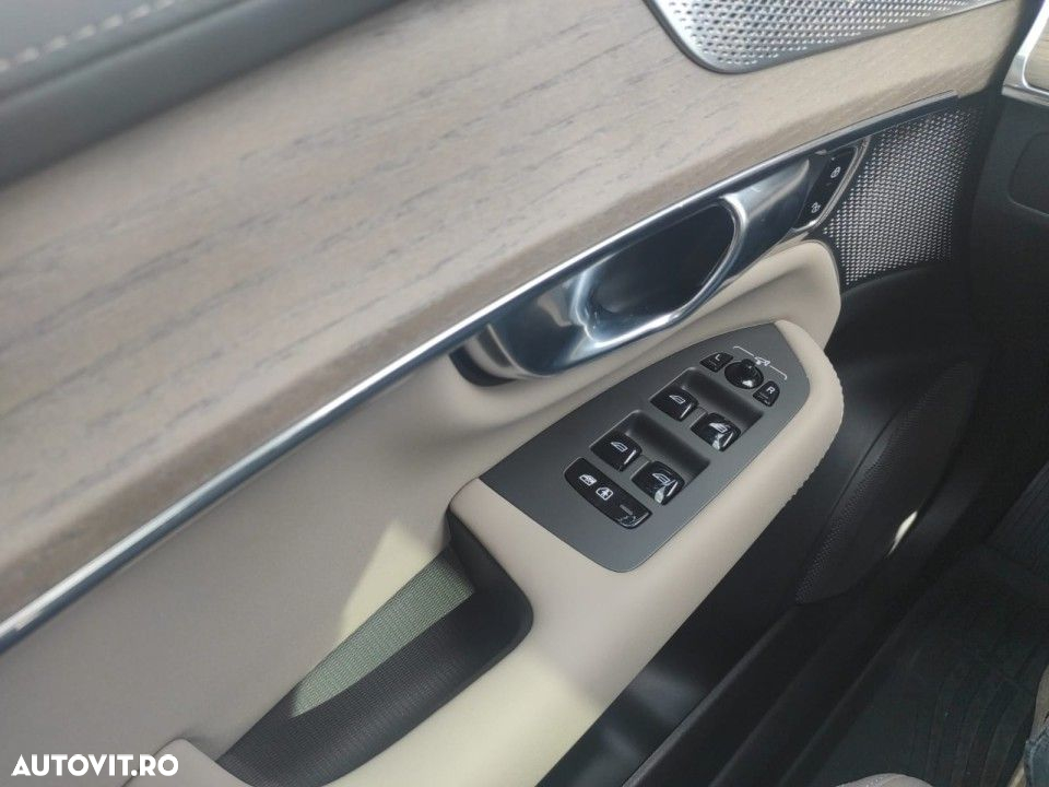 Volvo XC 90 T8 AWD PHEV Ultra Dark - 17