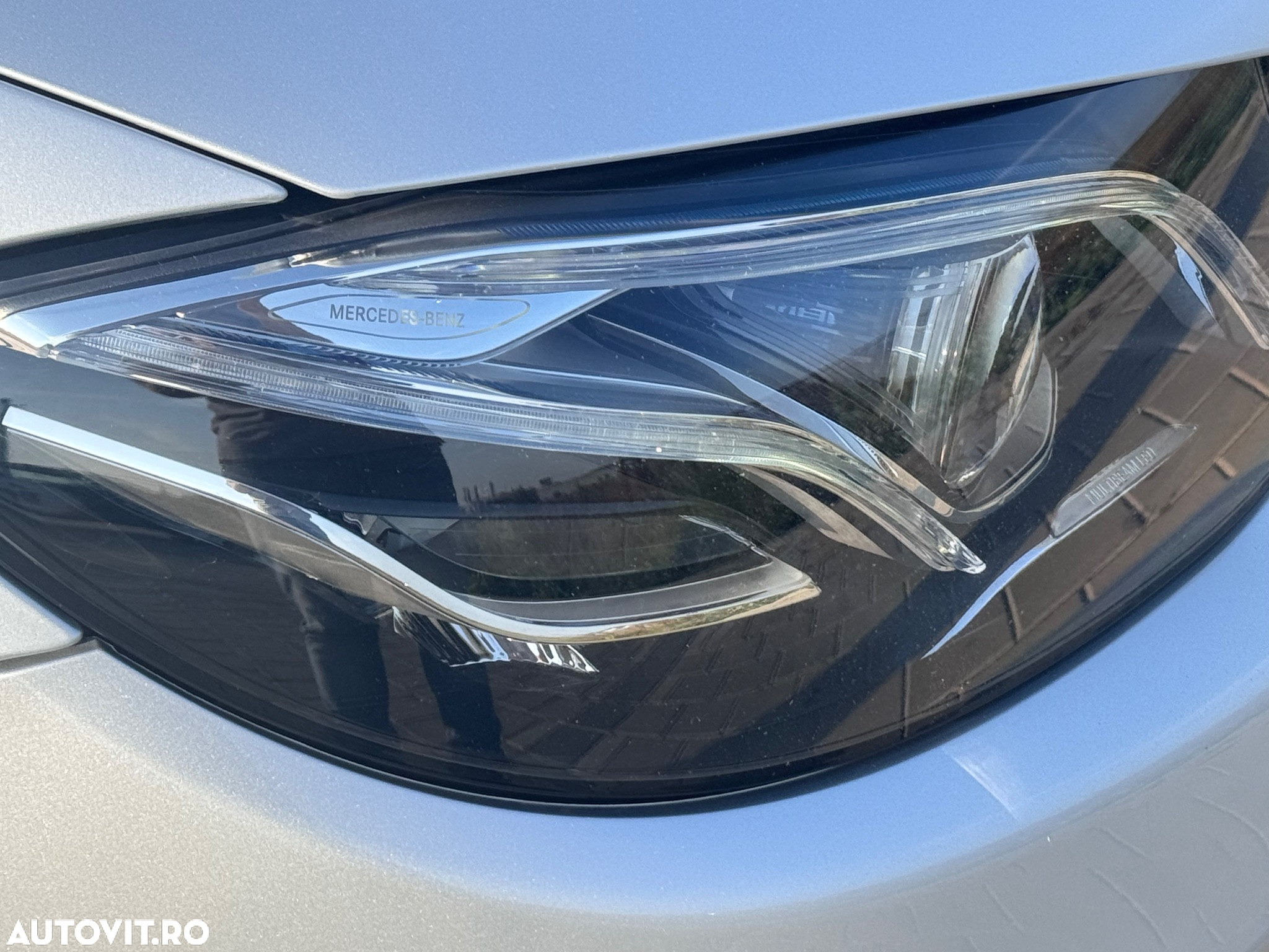 Mercedes-Benz E 220 d 4Matic 9G-TRONIC - 28