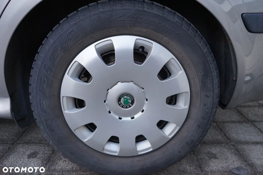 Skoda Octavia 1.6 Tour - 26