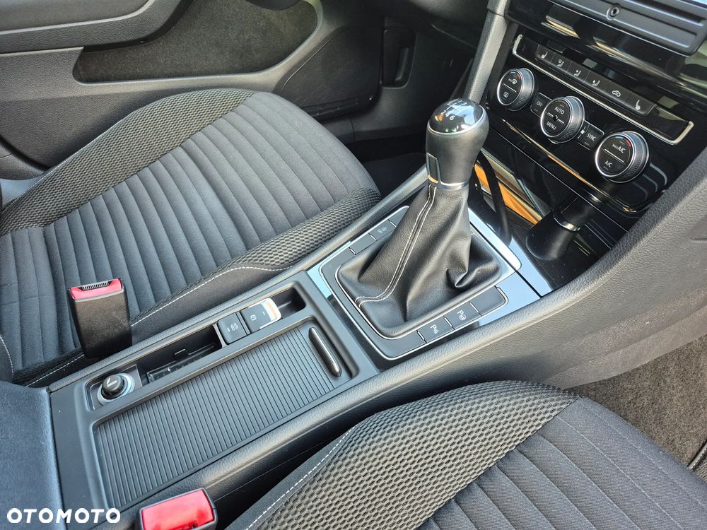 Volkswagen Golf 1.2 TSI BlueMotion Technology Cup - 25