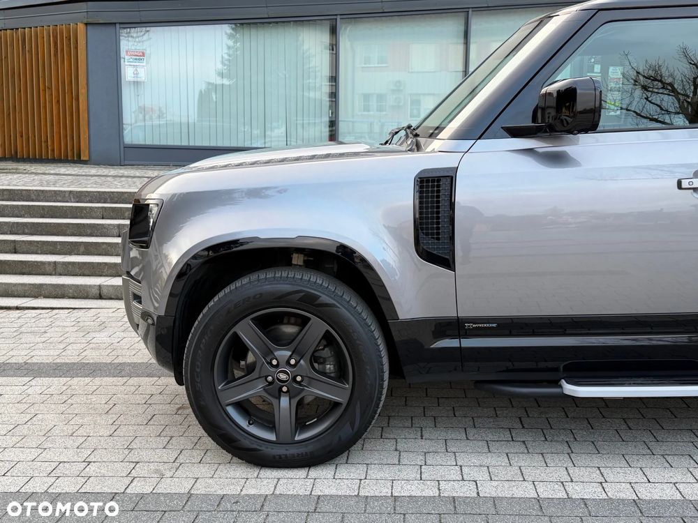 Land Rover Defender 110 D250 X-Dynamic S - 19