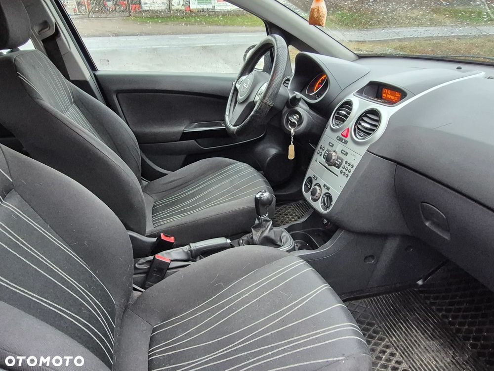 Opel Corsa 1.2 16V Cosmo - 7
