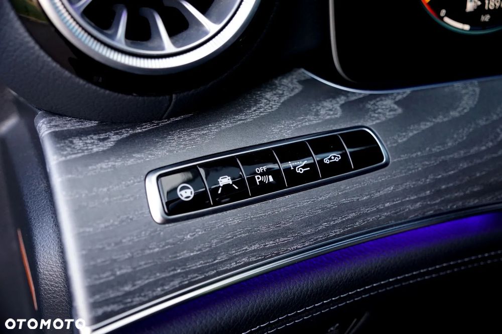 Mercedes-Benz AMG GT 43 4Matic+ Speedshift TCT 9G - 16