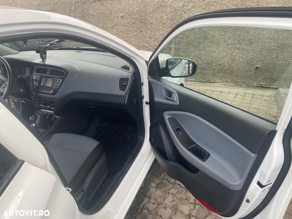 Hyundai i20 1.25 84CP M/T Comfort - 16