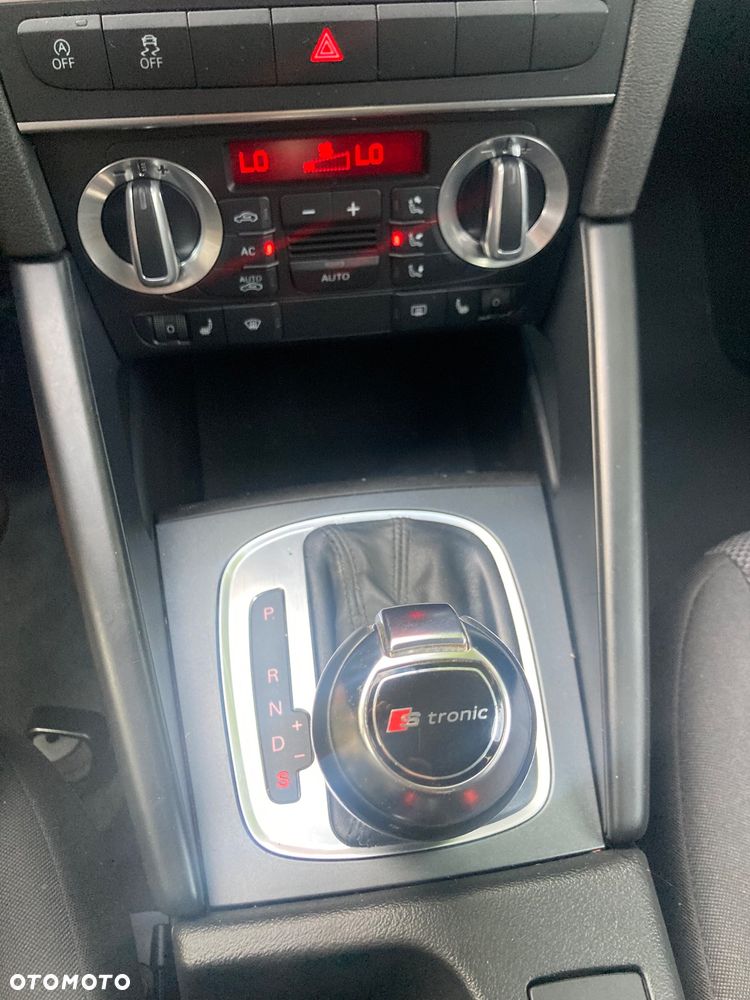 Audi A3 Sportback 1.6 TDI DPF S tronic Ambiente - 17