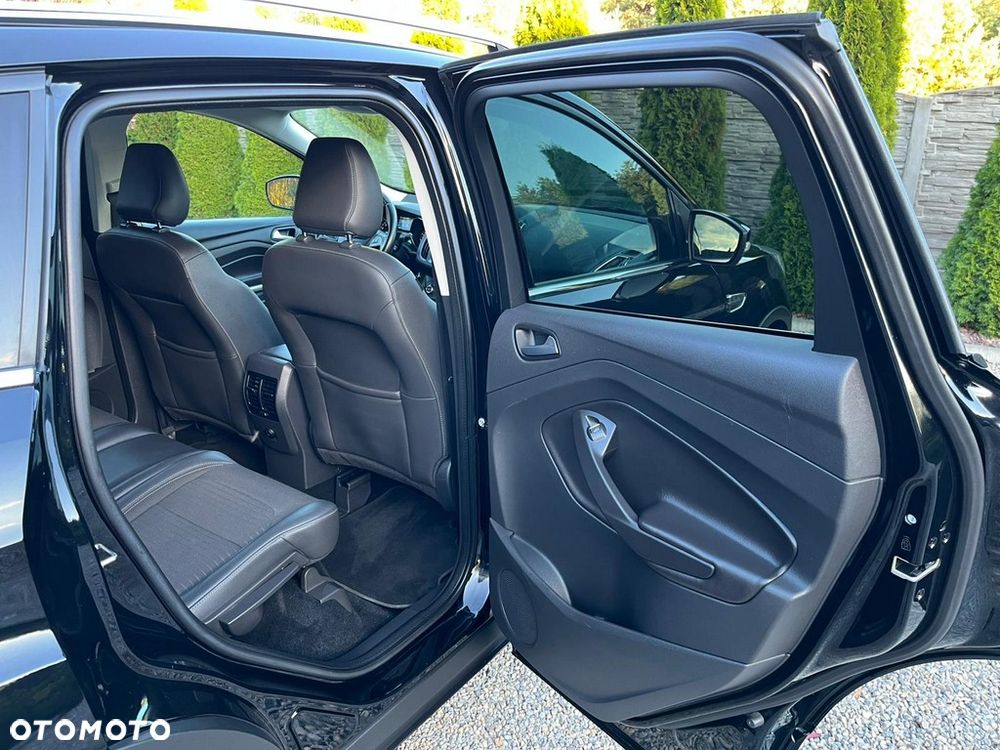 Ford Kuga 1.5 EcoBoost 2x4 Titanium - 32