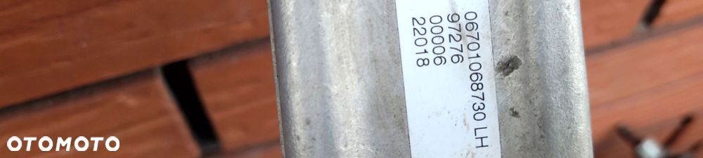 MASERATI LEVANTE AMORTYZATOR ZWROTNICA WAHACZ 06701068720 06701068730 - 2