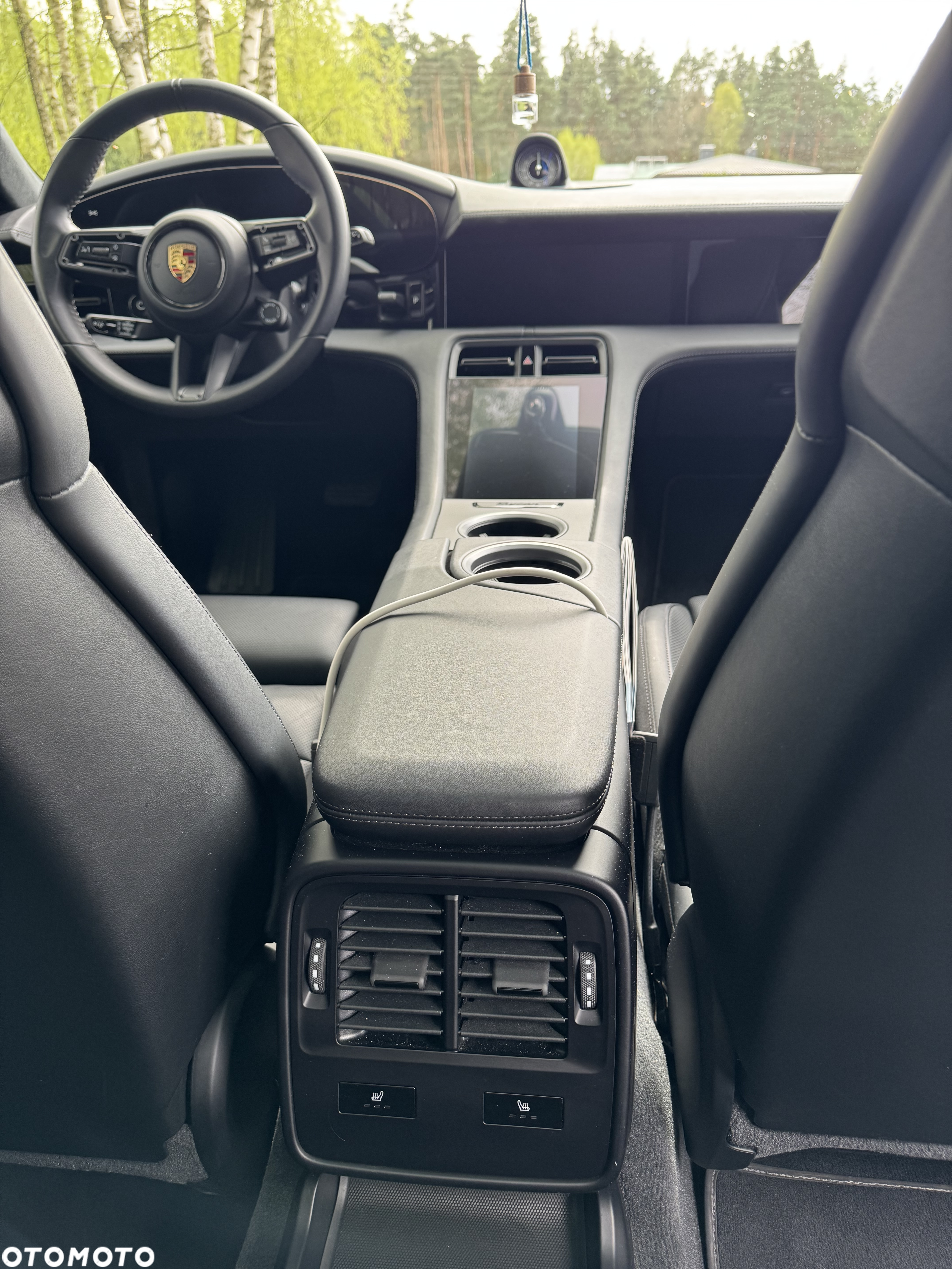 Porsche Taycan - 11