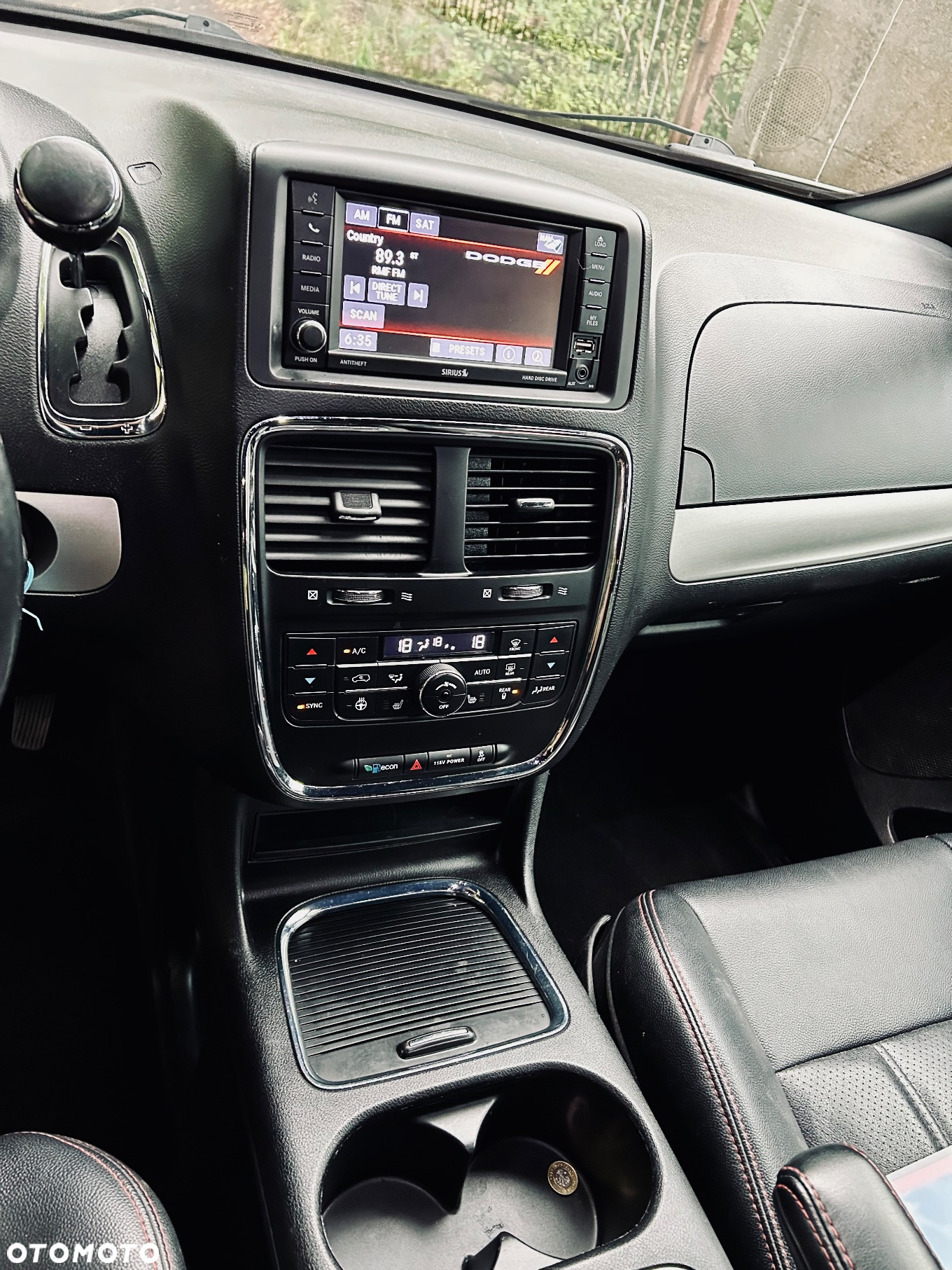 Dodge Grand Caravan - 9