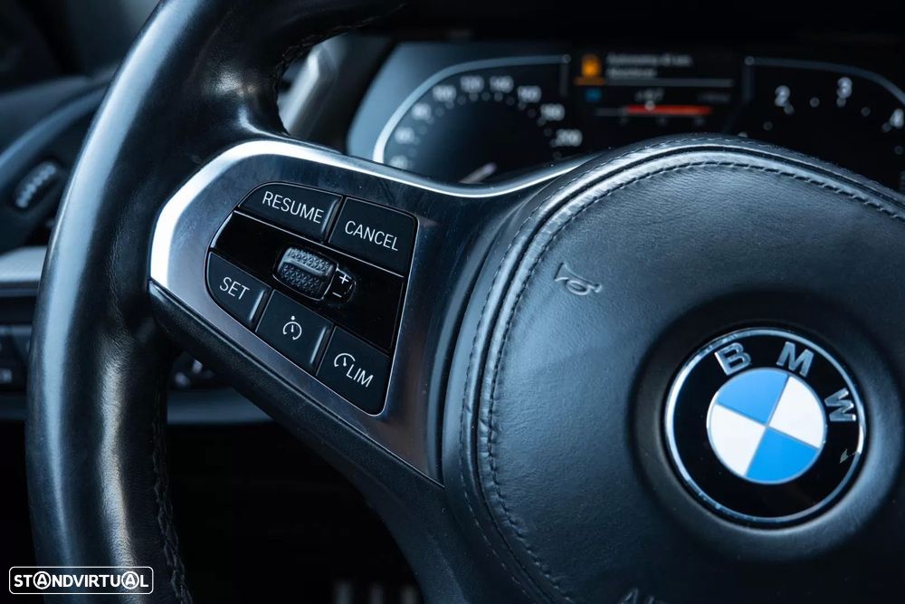 BMW 116 d Pack Desportivo M Auto - 22