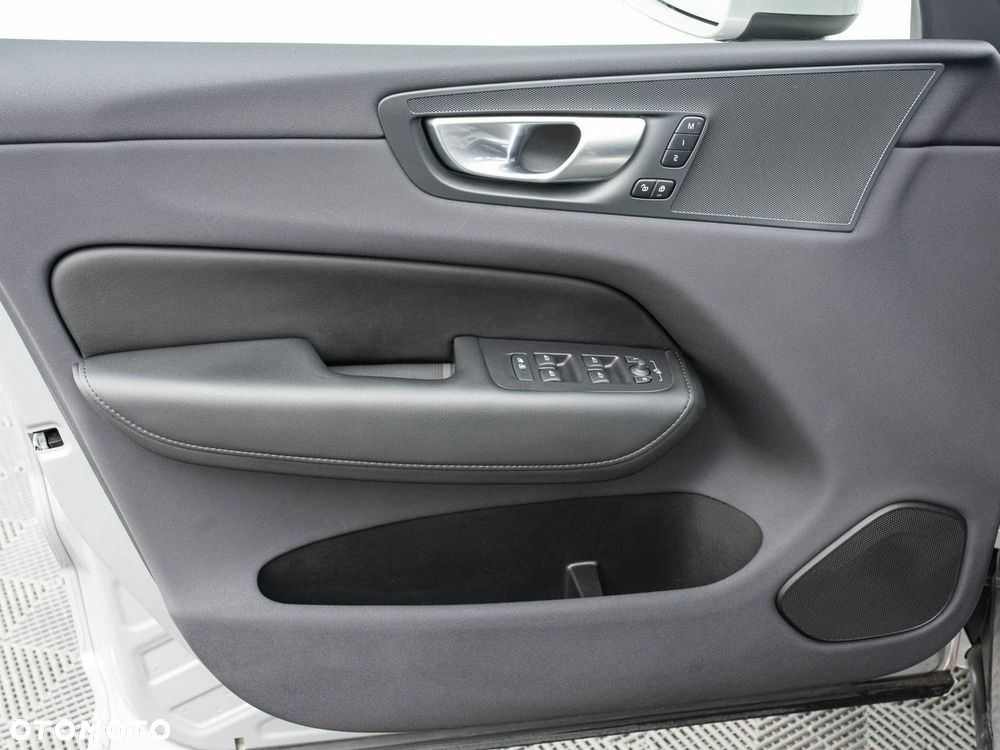 Volvo XC 60 B4 B Plus Bright - 10