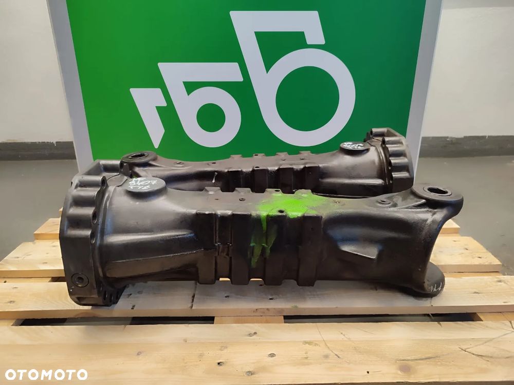 Obudowa osi napędowej 21206001689 130418 Massey Ferguson 9407 - 6