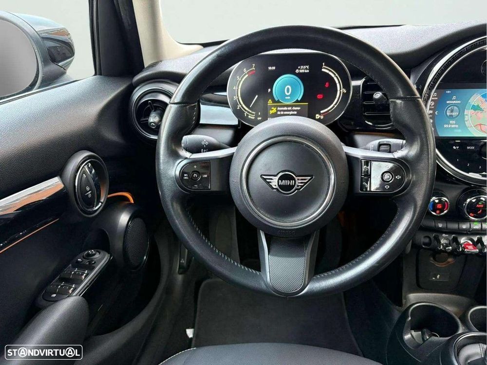 MINI 5 Portas Cooper Auto - 13