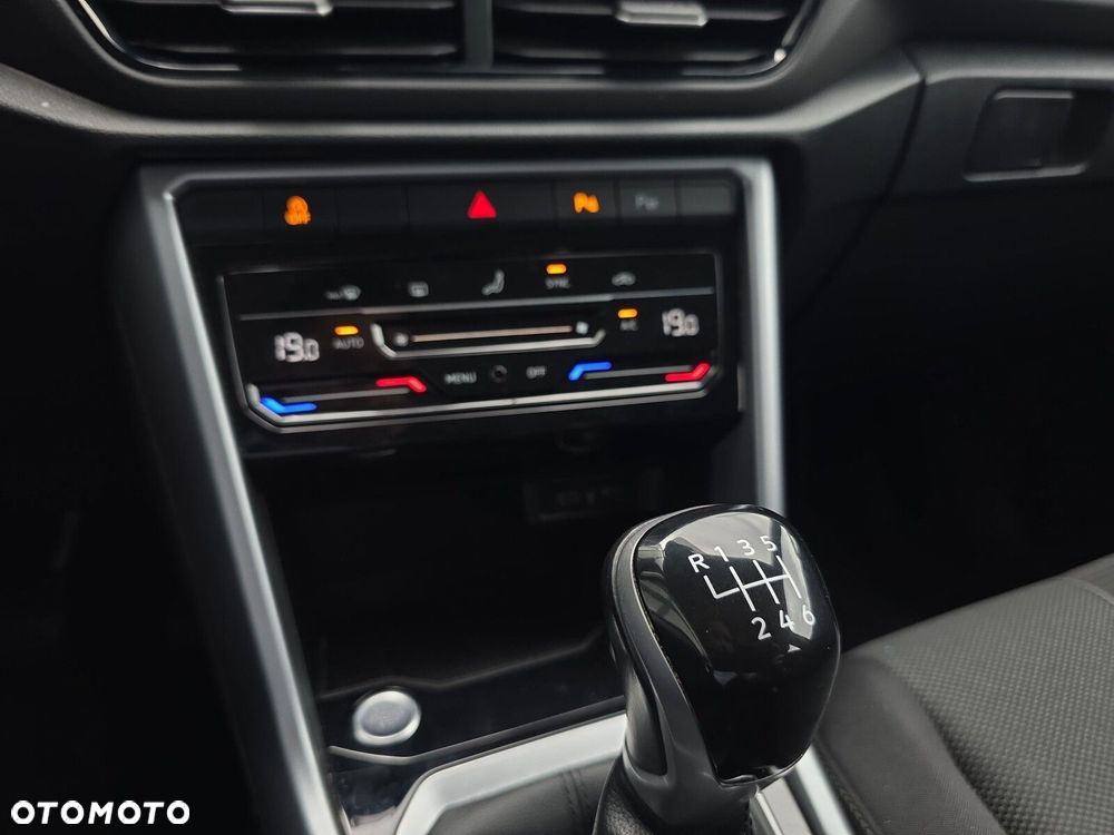 Volkswagen T-Roc 1.0 TSI Life - 24
