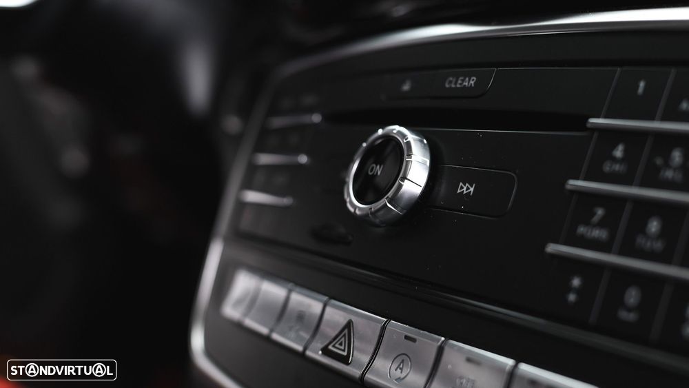 Mercedes-Benz CLA 45 AMG 4Matic Speedshift 7G-DCT Night Edition - 52
