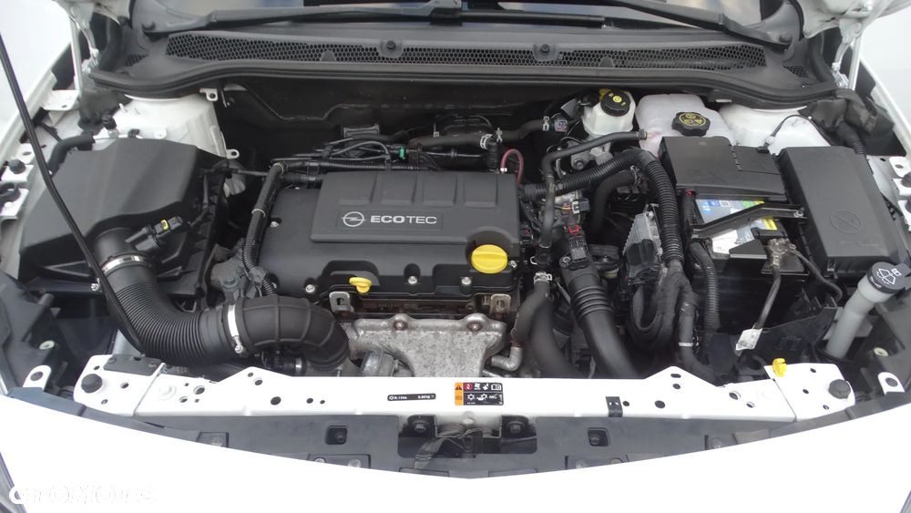 Opel Astra 1.4 Turbo Exklusiv - 25