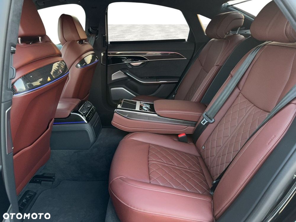 Audi S8 - 12