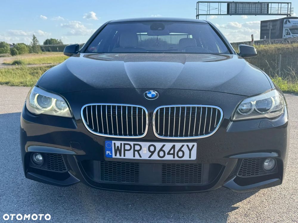BMW Seria 5 550i xDrive Sport-Aut - 8
