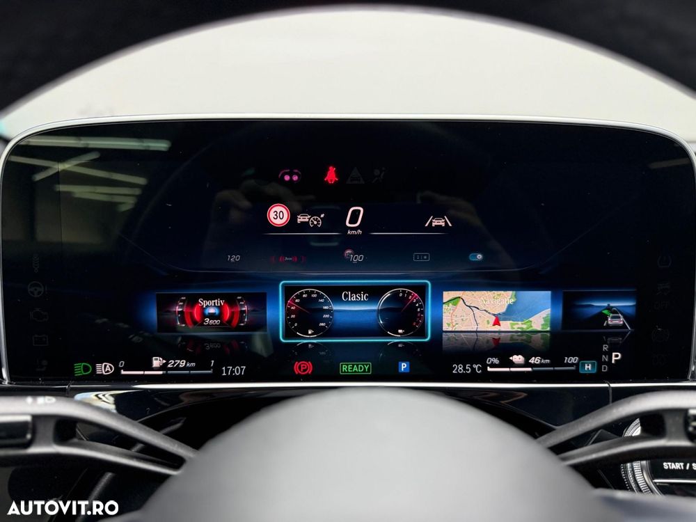 Mercedes-Benz E 300e 4Matic 9G-TRONIC Edition AMG Line - 26