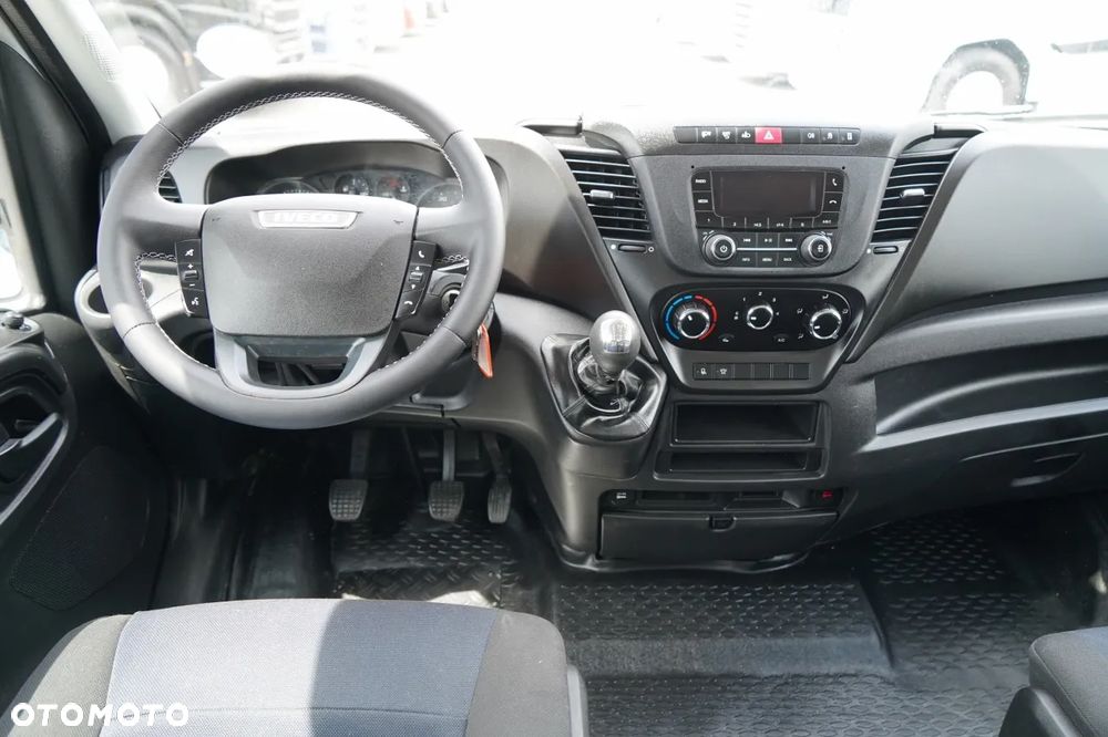 Iveco DAILY 35-140 / WYWROTKA / BRYGADÓWKA - 6 MIEJSC   / MANUAL /  SPROWADZONY - 30