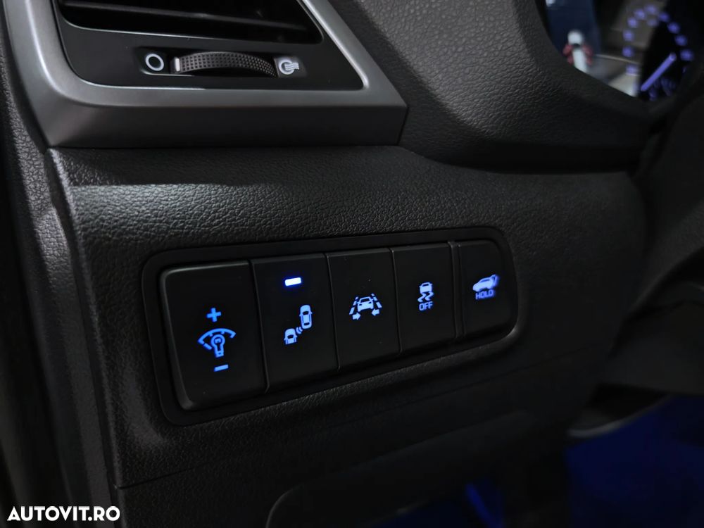 Hyundai Tucson blue 1.7 CRDi 2WD DCT Premium - 27