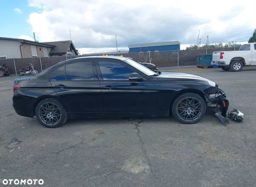 BMW Seria 3 320i Sport Line - 7