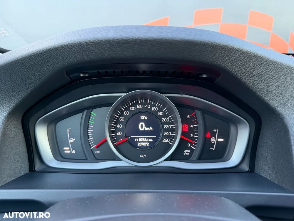 Volvo S60 D2 Linje Svart - 14