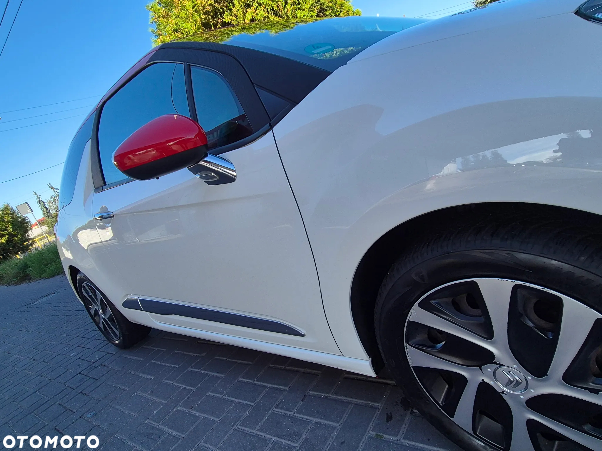 Citroën DS3 1.6 HDi SoChic - 24