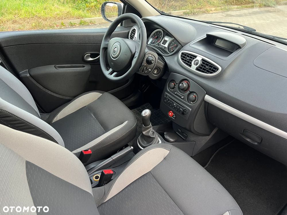 Renault Clio - 6