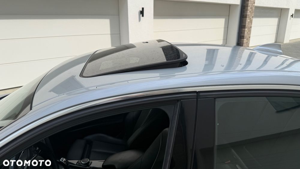 BMW Seria 3 330i GPF Luxury Line - 23