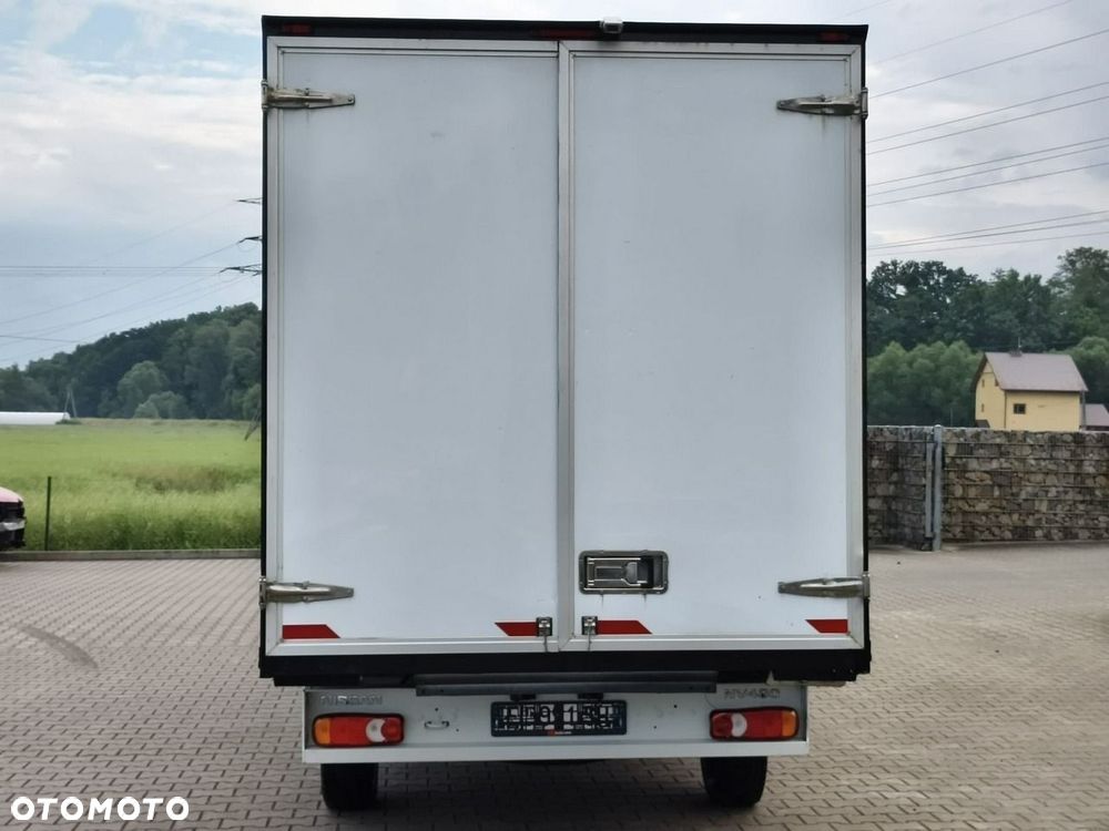 Nissan NV 400 - 6