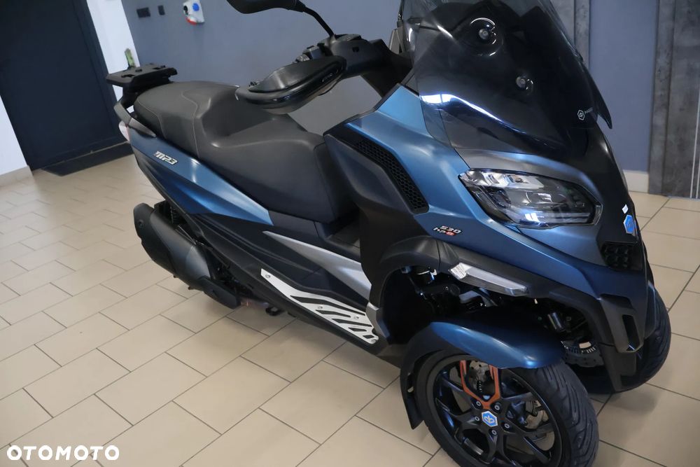 Piaggio MP-3 - 17