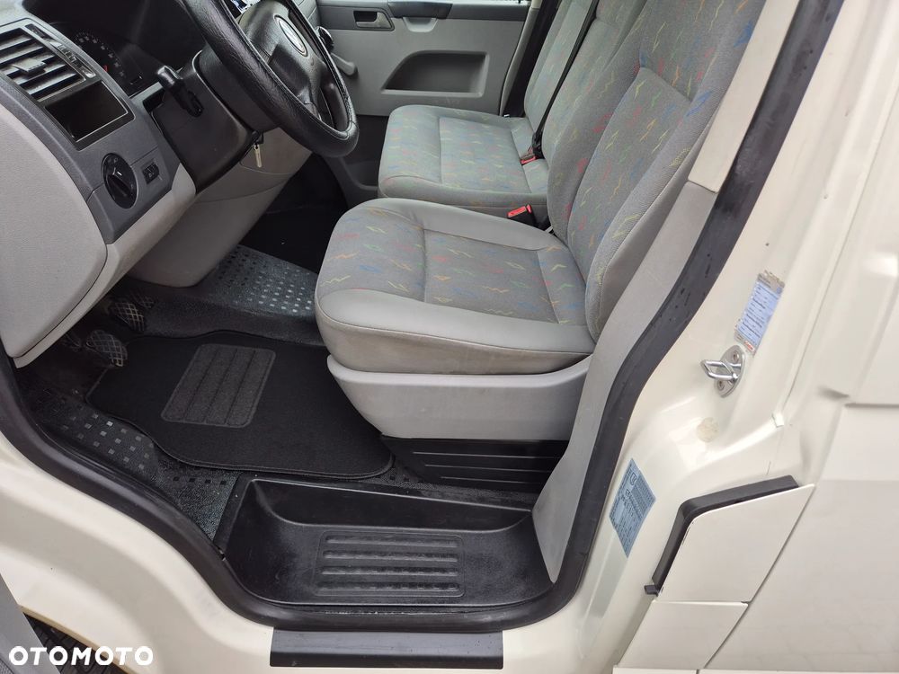 Volkswagen Transporter T5 - 11