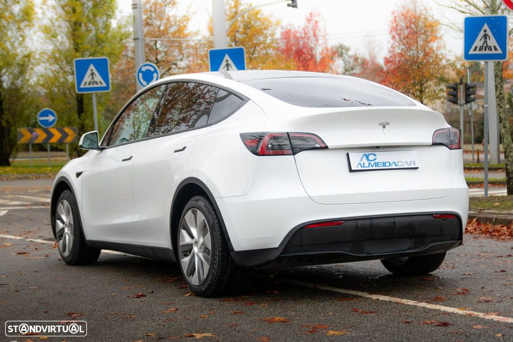 Tesla Model Y RWD - 5