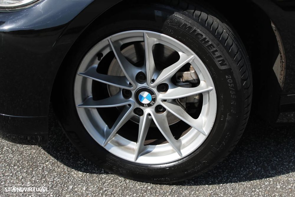 BMW 320 i Navigation - 18