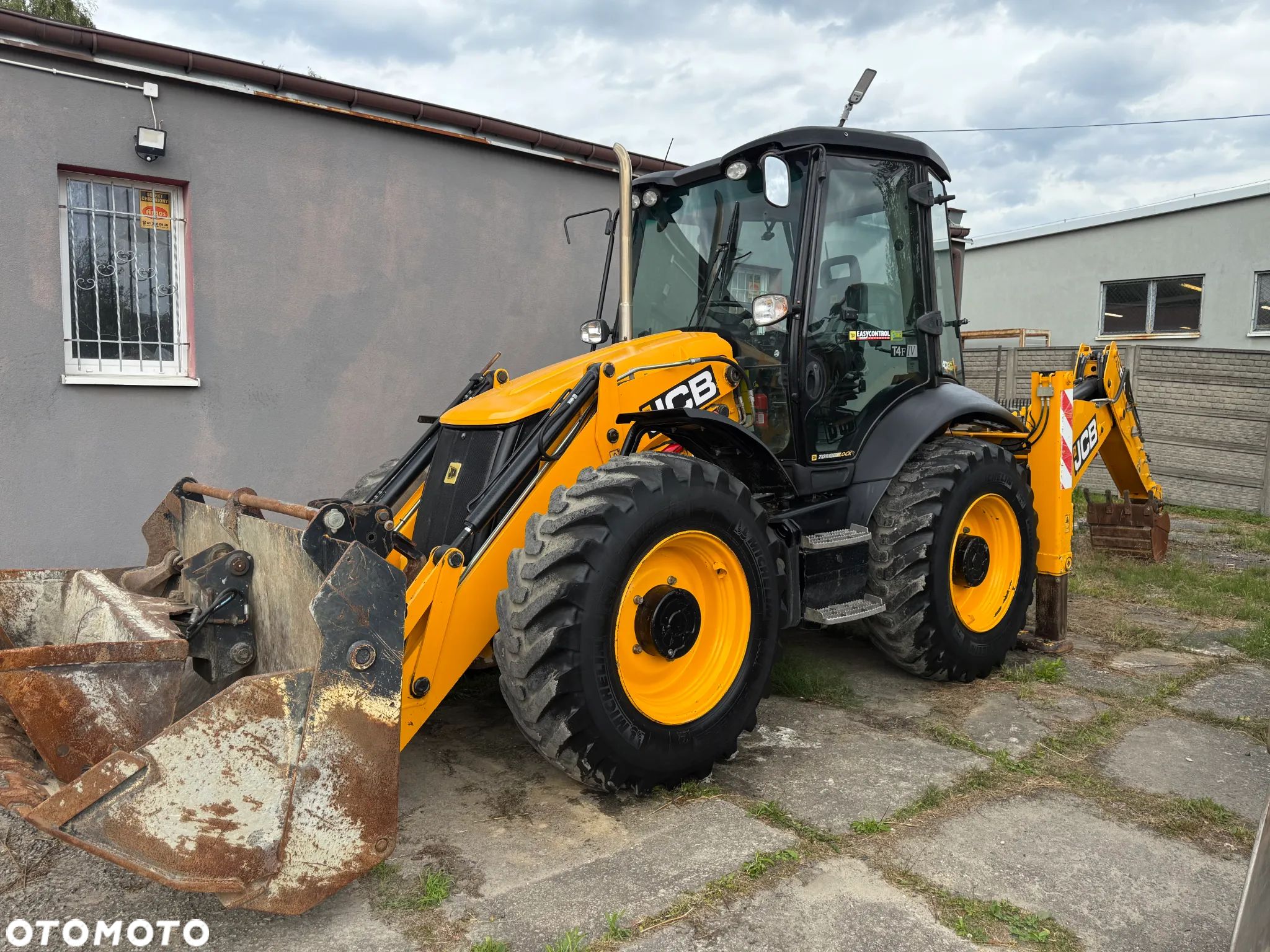 JCB 4CX Powershift+ Torquelock - 1