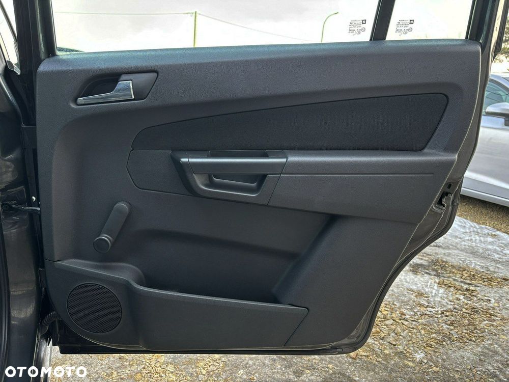 Opel Zafira 1.8 Family Plus - 21