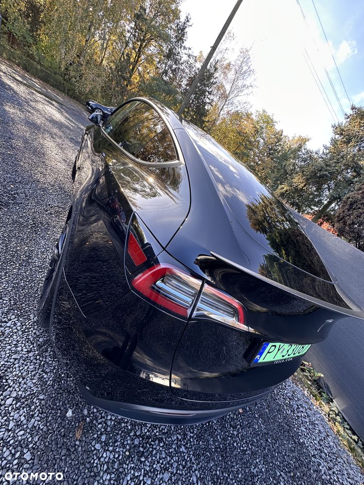 Tesla Model Y - 2