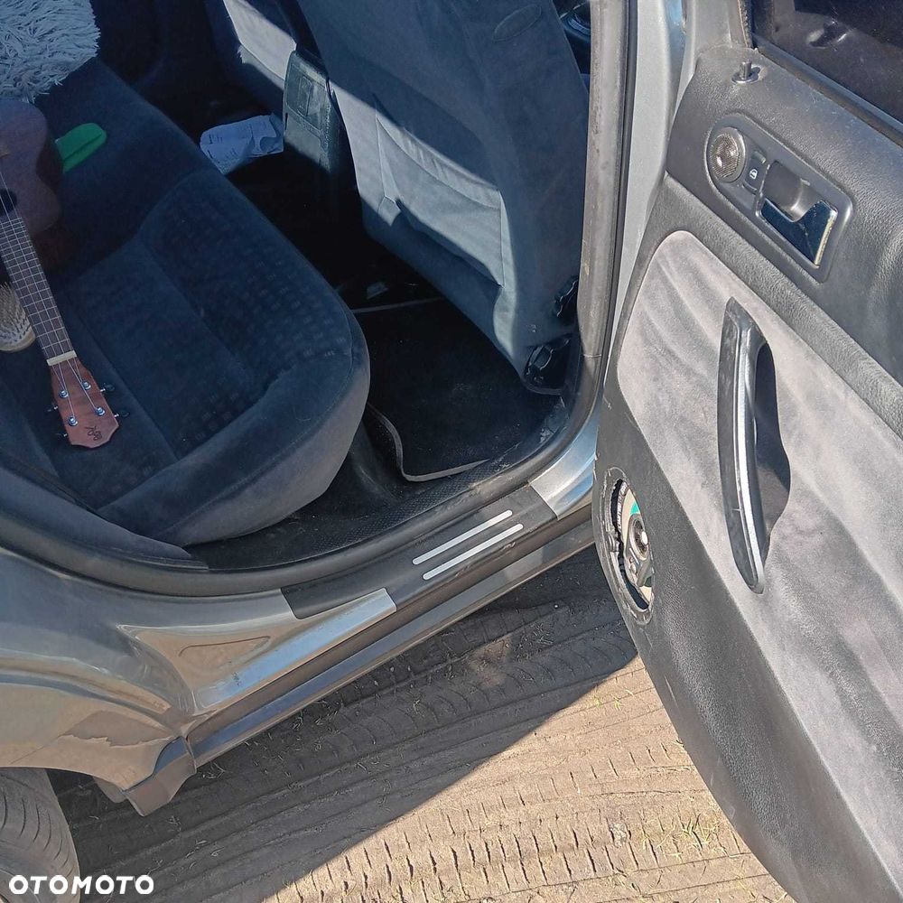 Volkswagen Passat - 2