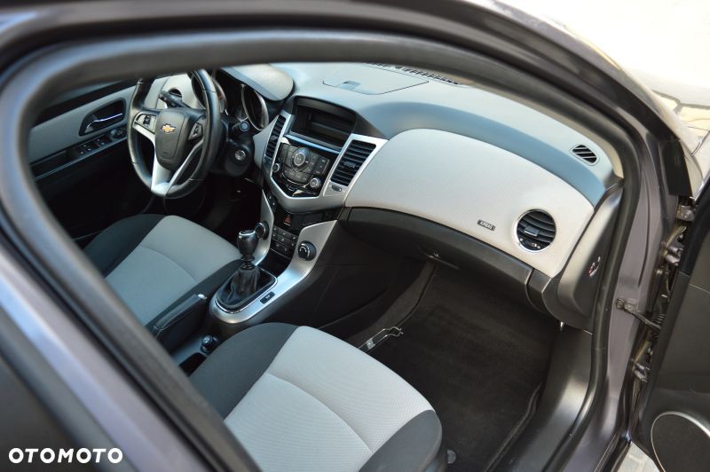Chevrolet Cruze - 17